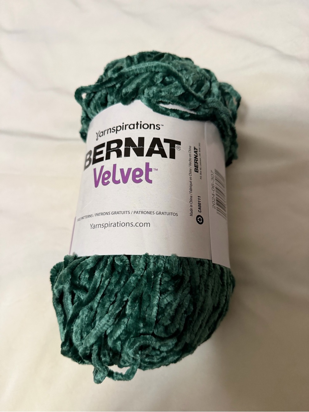 NWT Bernat Velvet Plush Yarn - Emerald Green & Hue & Me Gray Chunky Yarn